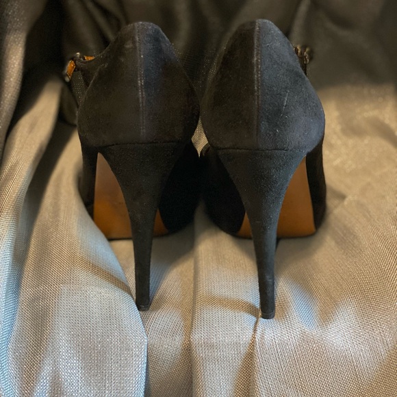 Gucci Black Suede Betty T-Strap Pumps (Size 37 1/2) - Picture 4 of 5